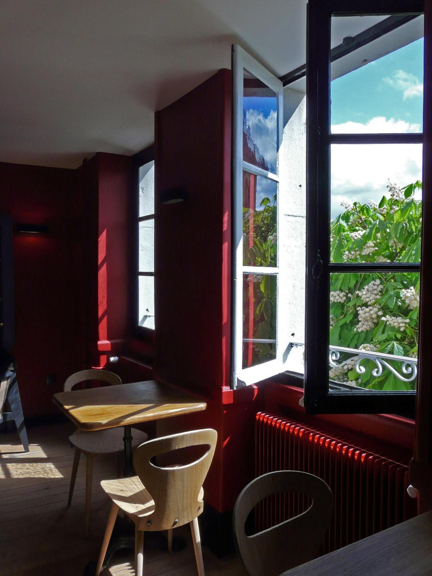 Hotel Courtille De Solutre Екстериор снимка