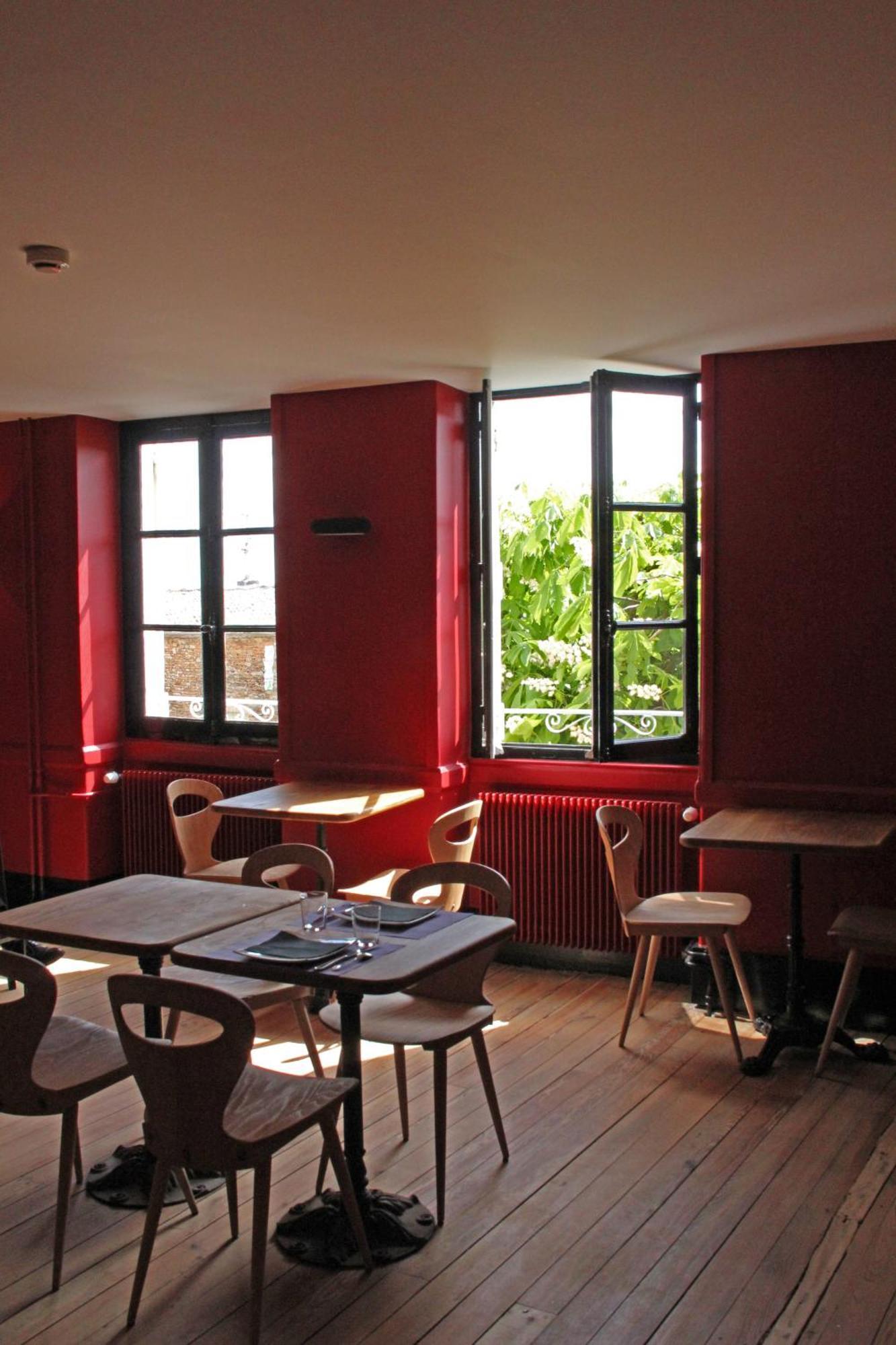 Hotel Courtille De Solutre Екстериор снимка